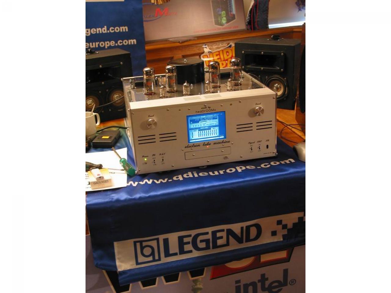 [17/04/2003] Der Gewinner des letzten Jahres präsentiert diesmal einen Multimedia-PC mit Röhrenverstärker. 